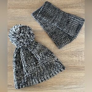 Rebecca Minkoff‎ Beanie and Armwarmer Set